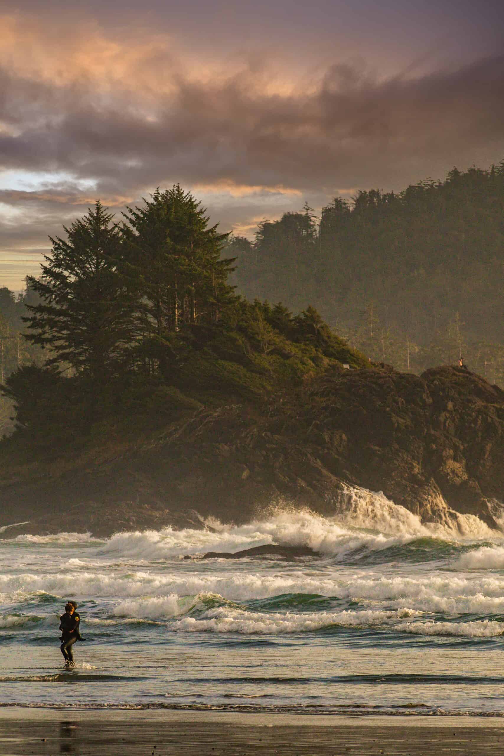 Waves of Adventure – Your Ultimate Guide to Storm Watching in Tofino